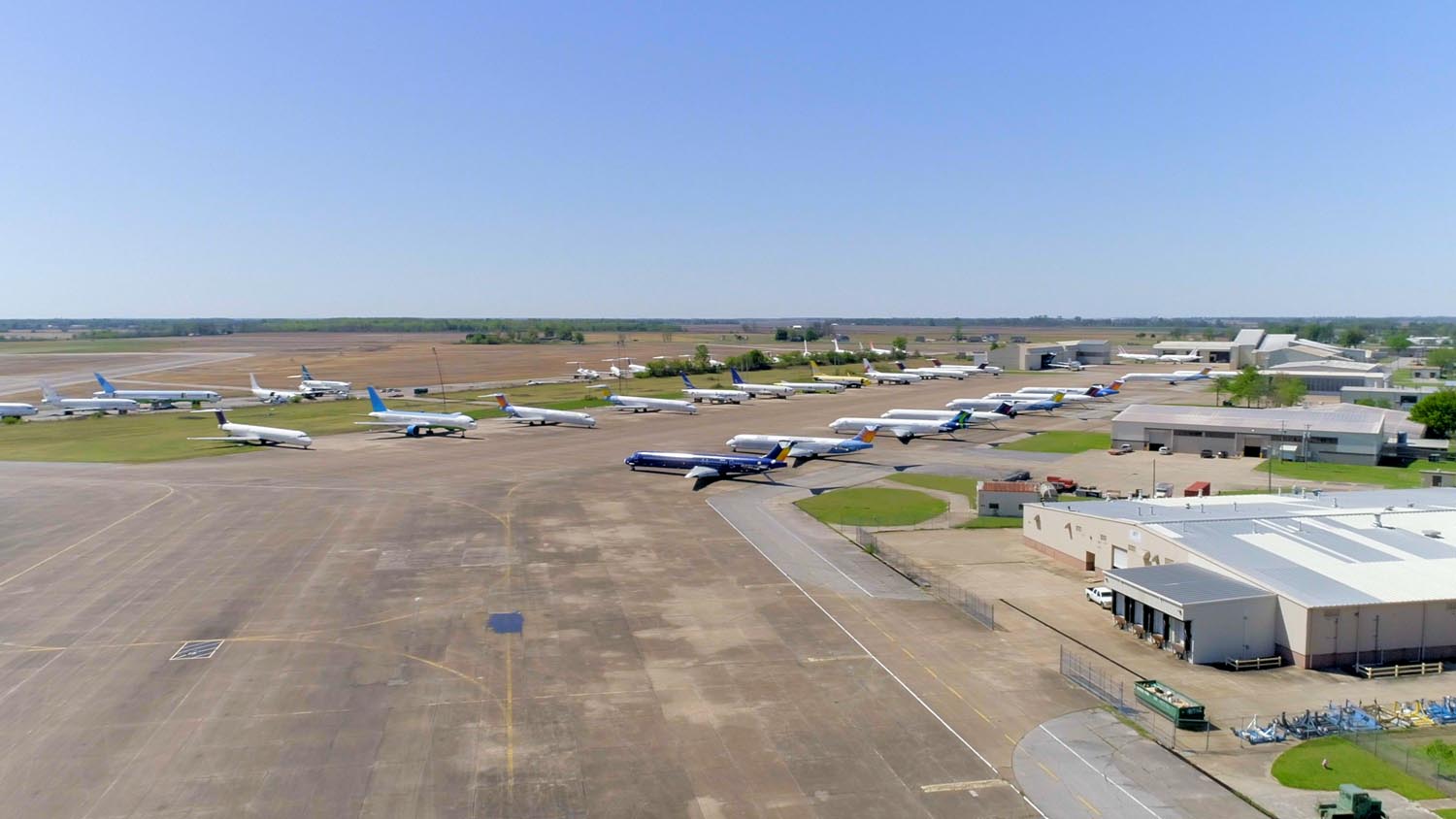 Arkansas Aeroplex, aerospace, Arkansas, overhead view, planes, large ramp